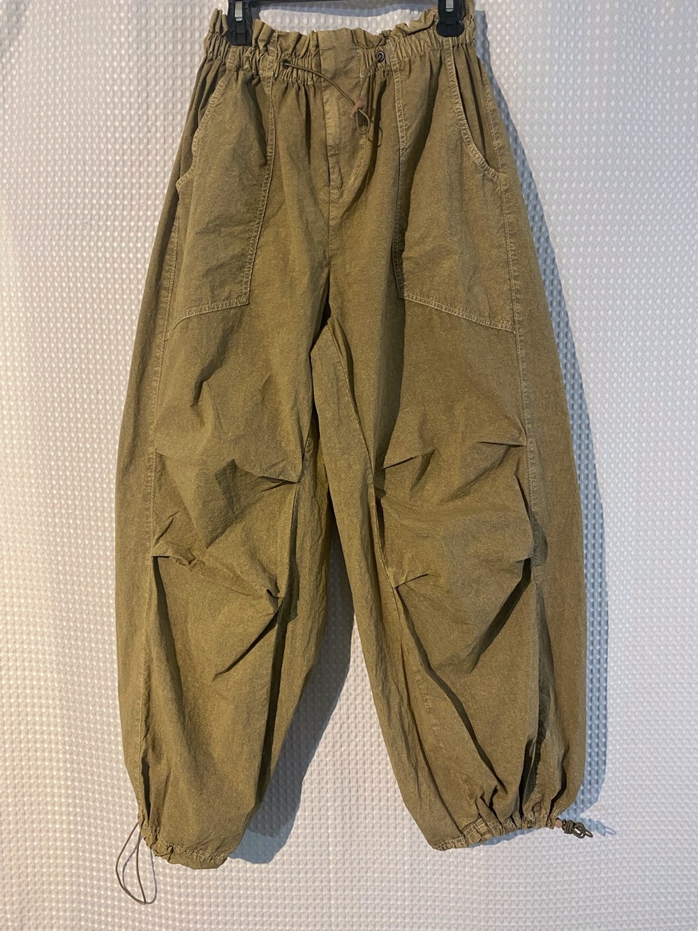 Urban Outfitters UO Sloan Women’s Nylon Balloon Baggy Pants XS TP Khaki Tan